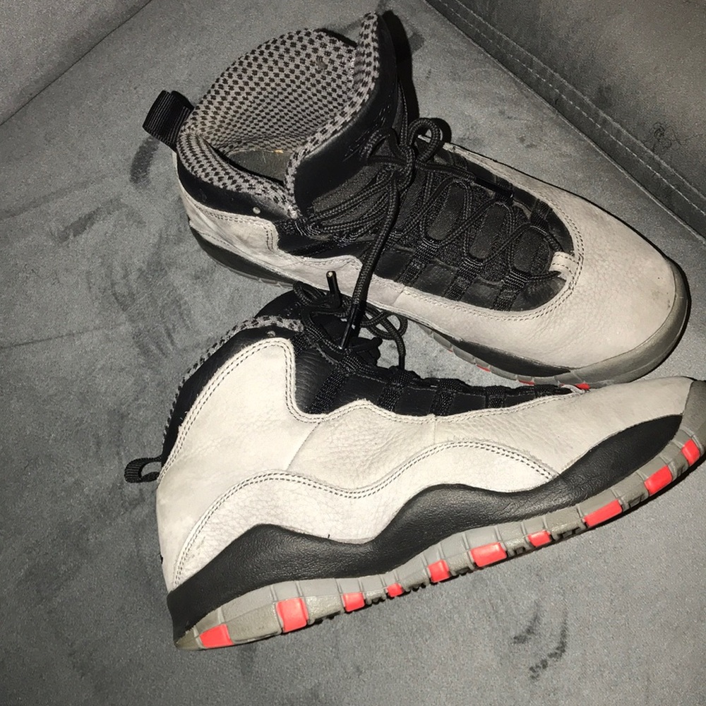 Retro Jordan 10s